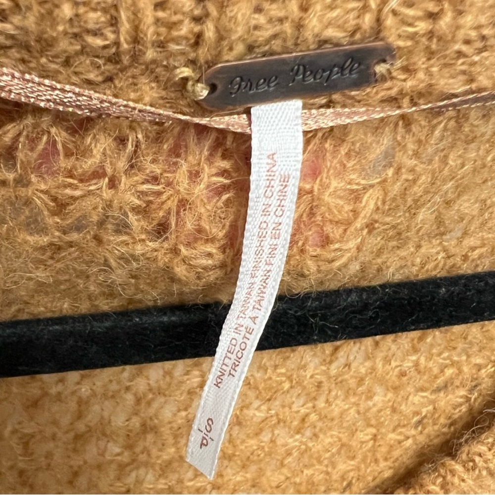 Free People Alpaca Blend Oversized V-Neck Sweater Boho Cozy Camel Size S - Picture 5 of 7